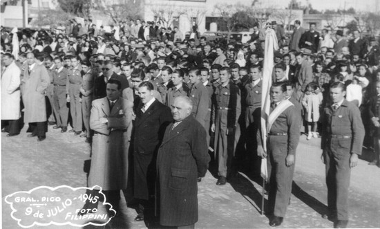 Archivo: 9 de Julio 1945.jpg